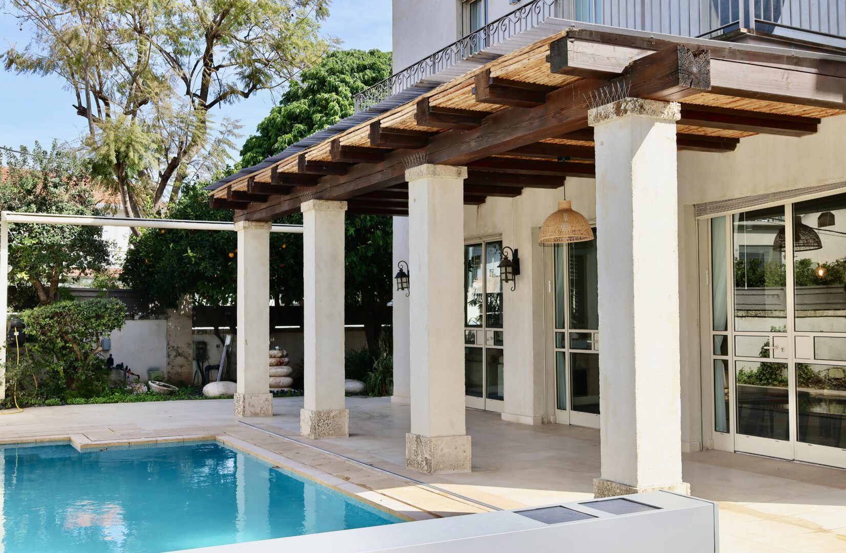 villa moderne avec jardin et piscine chauffée à Ra’anana