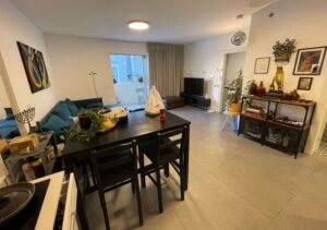 appartement lumineux avec terrasse dans le quartier Florentin à Tel Aviv
