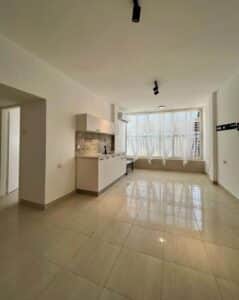 appartement rénové à Bat Yam avec ascenseur, proche de la mer et des transports