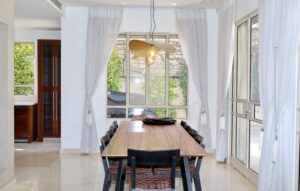 villa moderne avec jardin et piscine chauffée à Ra’anana