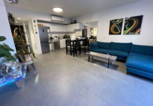 appartement lumineux avec terrasse dans le quartier Florentin à Tel Aviv