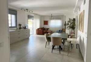 appartement avec terrasse sur l’avenue Ahuza à Ra’anana