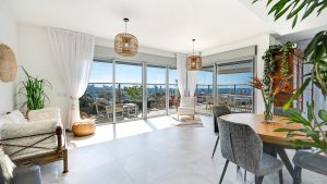 Penthouse Neve Ofer Tel Aviv – Terrasse avec jacuzzi et vue mer