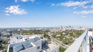 Penthouse Neve Ofer Tel Aviv – Terrasse avec jacuzzi et vue mer