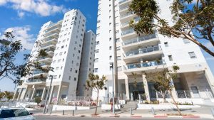Penthouse Neve Ofer Tel Aviv – Terrasse avec jacuzzi et vue mer