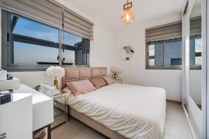 Mini-penthouse Ashkelon – Vue lac avec terrasse et finitions haut de gamme