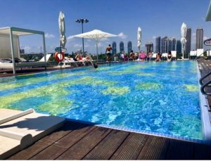 Appartement avec piscine à Tel Aviv – vue depuis la terrasse au 37e étage de la tour Midtown