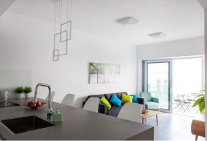 Appartement avec piscine à Tel Aviv – vue depuis la terrasse au 37e étage de la tour Midtown