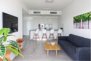 Appartement avec piscine à Tel Aviv – vue depuis la terrasse au 37e étage de la tour Midtown