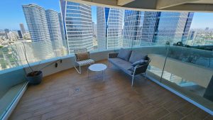 appartement 3 pièces à vendre dans la Tour Alfa avec accès piscine et vue mer à Tel Aviv