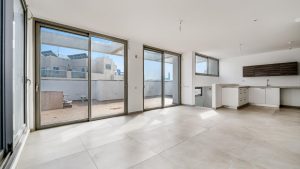 Penthouse neuf à Tel Aviv avec grande terrasse et parking