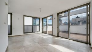 Penthouse neuf à Tel Aviv avec grande terrasse et parking