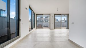 Penthouse neuf à Tel Aviv avec grande terrasse et parking