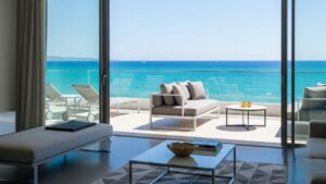 immeuble résidentiel moderne en front de mer à Bat Yam