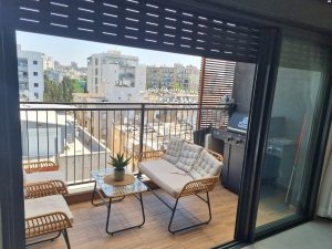 Appartement rénové avec terrasses à vendre à Bat Yam