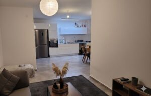 appartement moderne avec terrasse à Kiryat HaTzafon Ra’anana